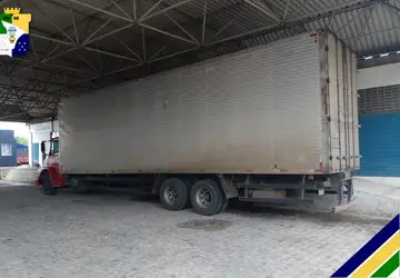 Operação Conjunta realiza flagrante de caminhão com notas fiscais irregulares na Região Metropolitana de Aracaju